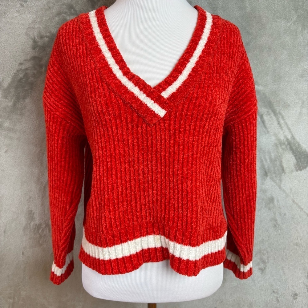 Valentines Casual Varsity Ribbed Collegiate V-Neck Sweater Sz M